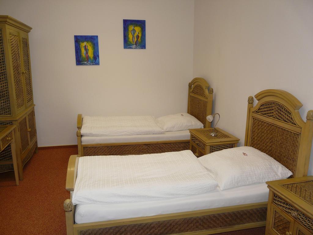Hotel Kreuzbruchhof Burg Stargard Room photo