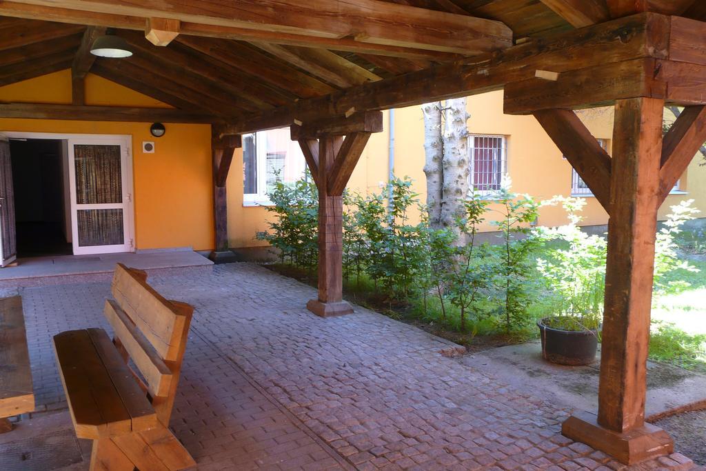 Hotel Kreuzbruchhof Burg Stargard Exterior photo