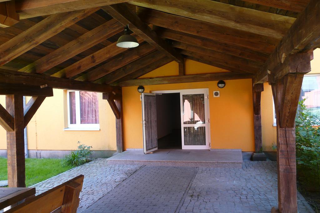Hotel Kreuzbruchhof Burg Stargard Exterior photo